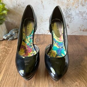Madden Girl Black Heels Sleek and Stylish